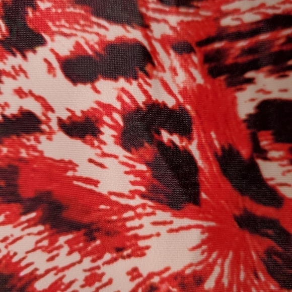 VIBRANT RED/ORANGE & BLACK SHORT SLEEVE BIKINI NEW LARGE - Picture 8 of 9